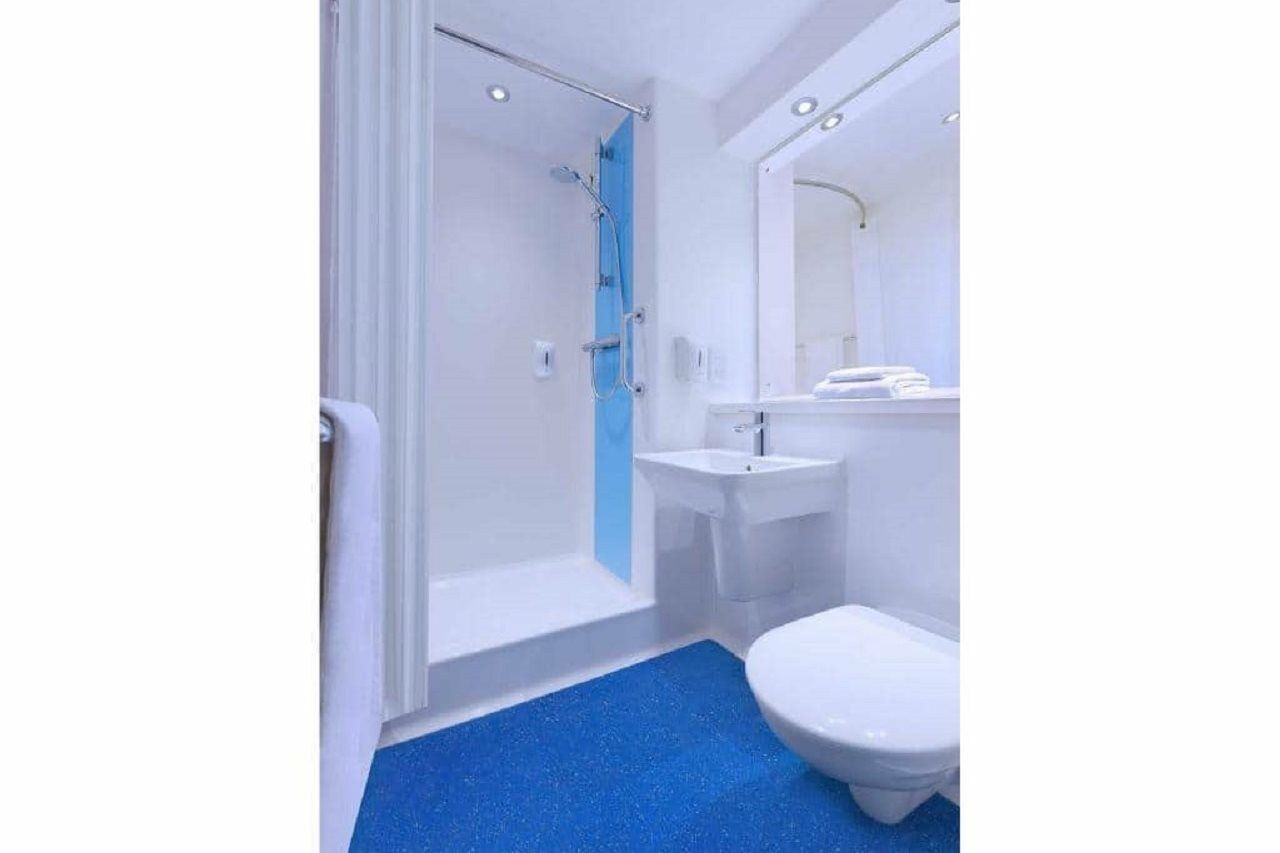Travelodge London Richmond Central Екстер'єр фото